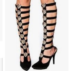 Size 8 NWOB JEFFREY CAMPBELL DONELLA PUMPS